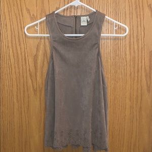 Hardly worn tank, too small